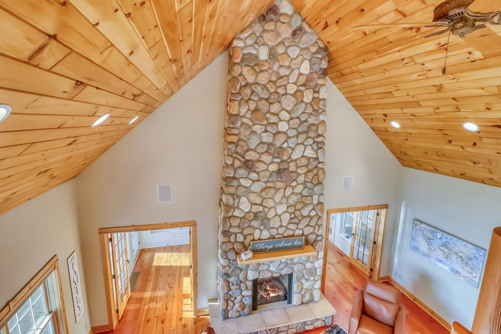 5 Kitchen5Fireplace.jpg