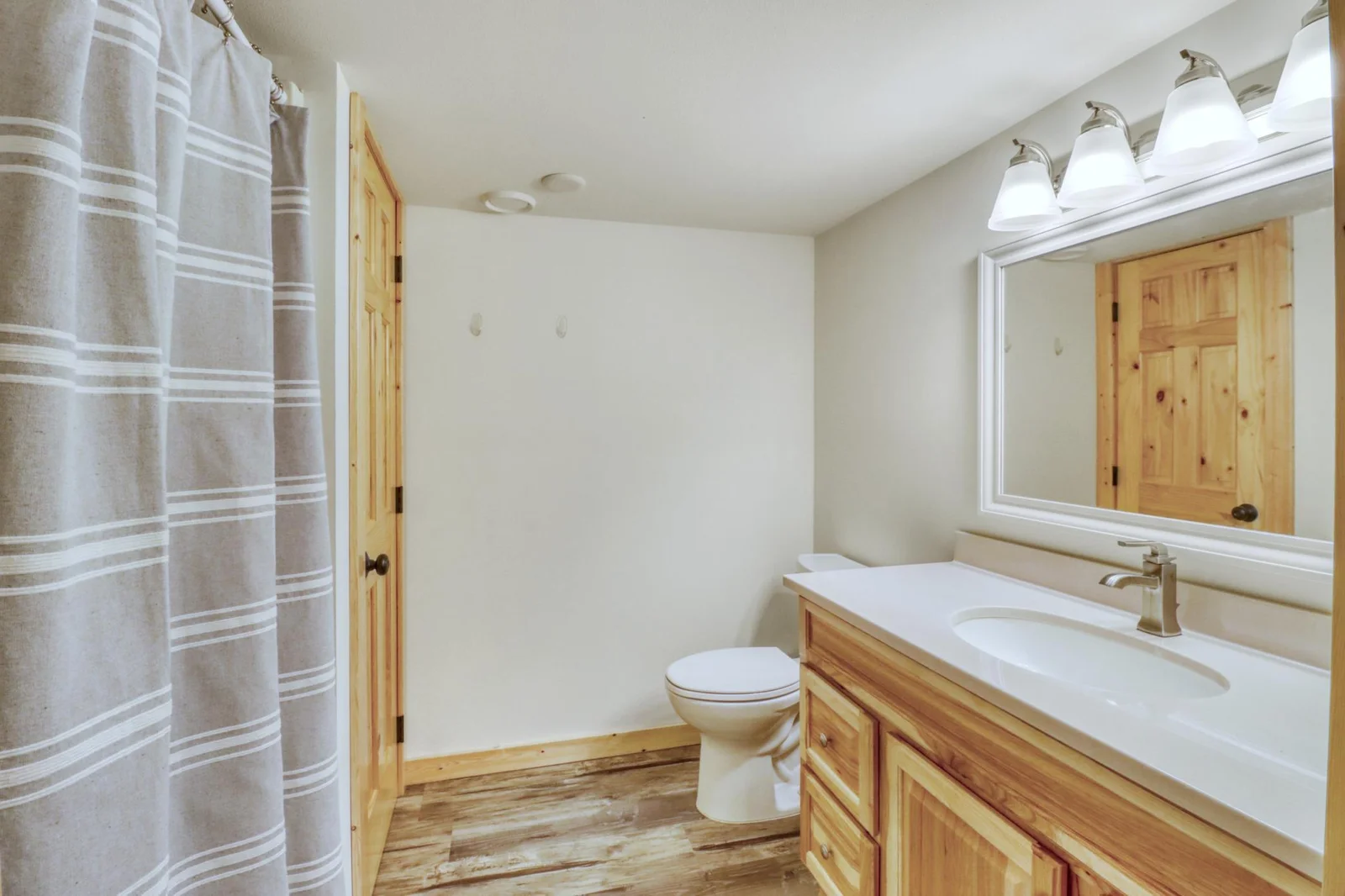 15 Basement Bathroom1_1.JPG