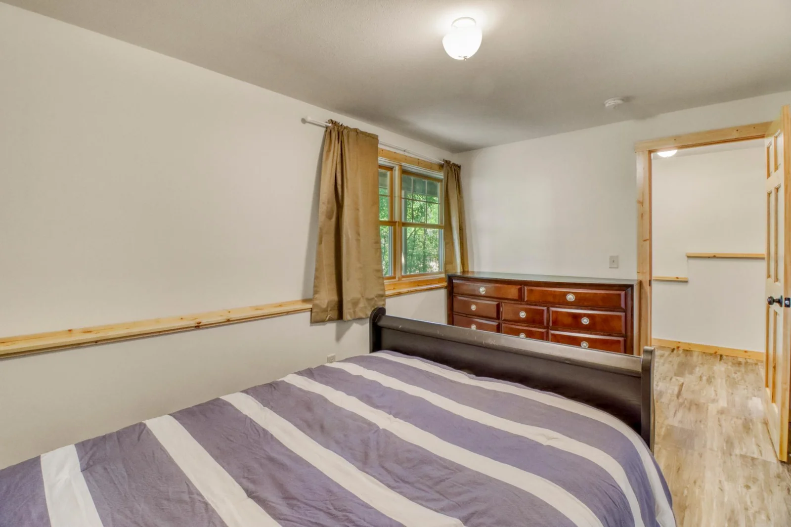 14 Basement Bedroom2.JPG