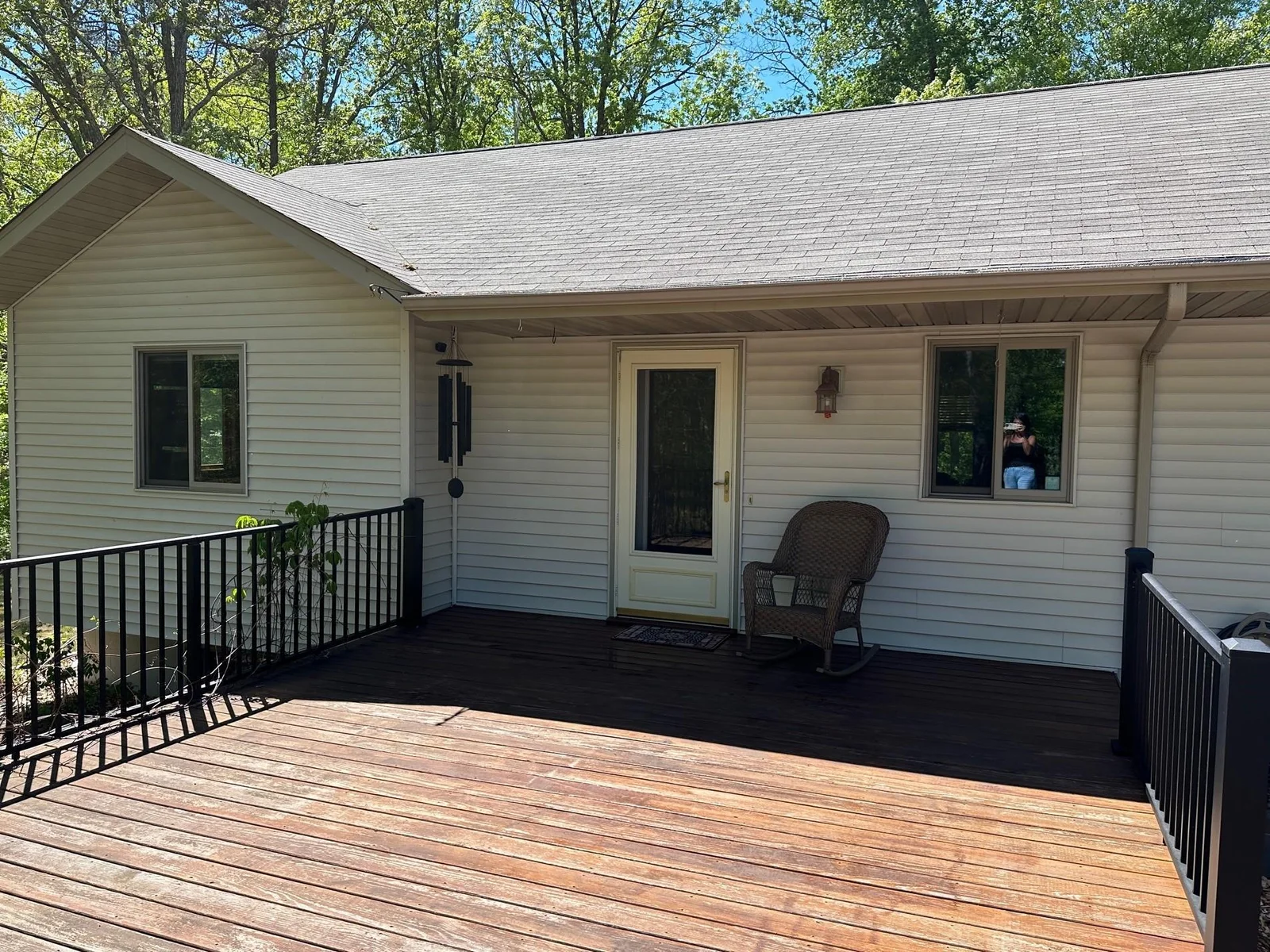 Entry - large deck