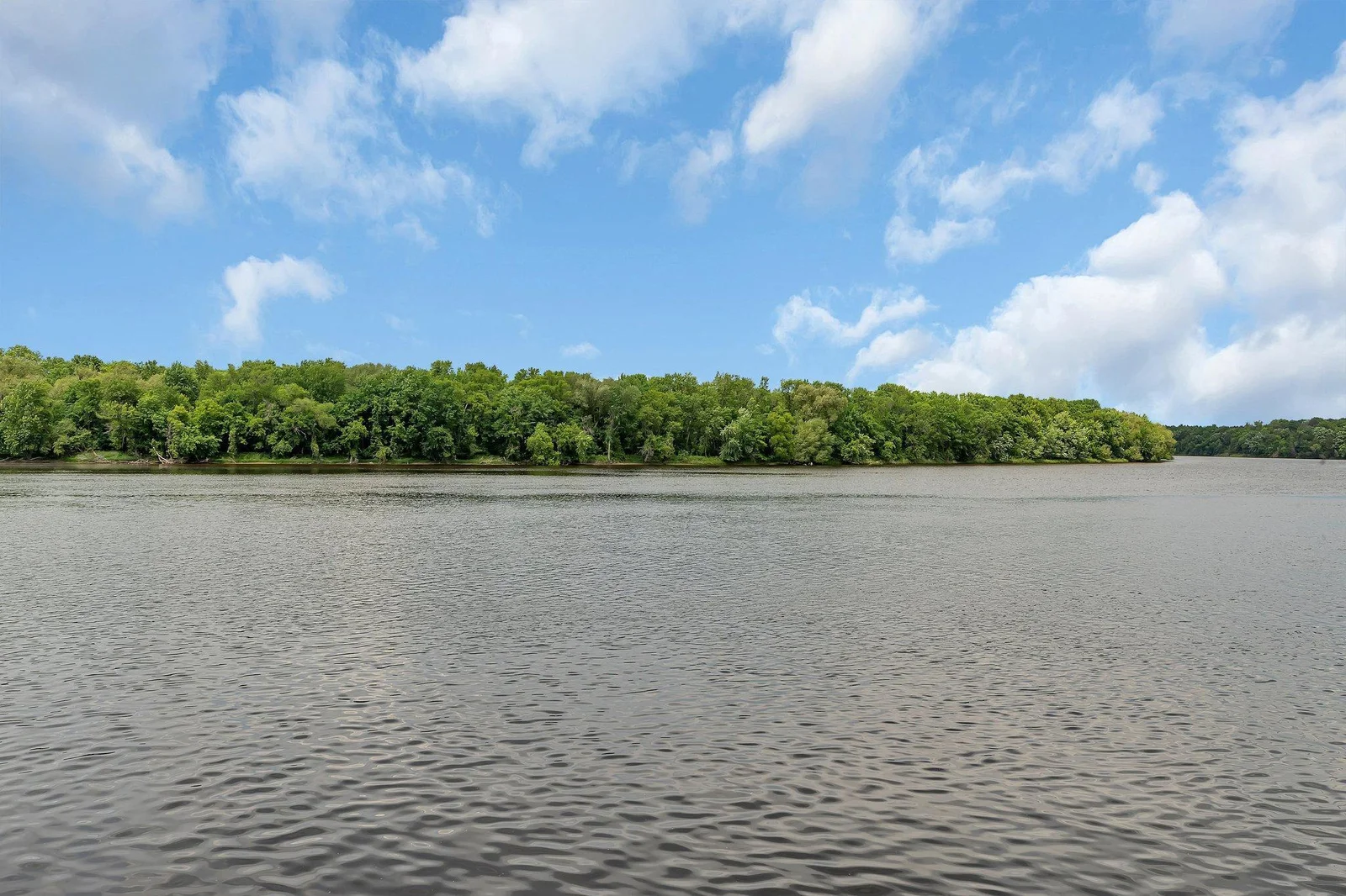 Every season shines on the river.