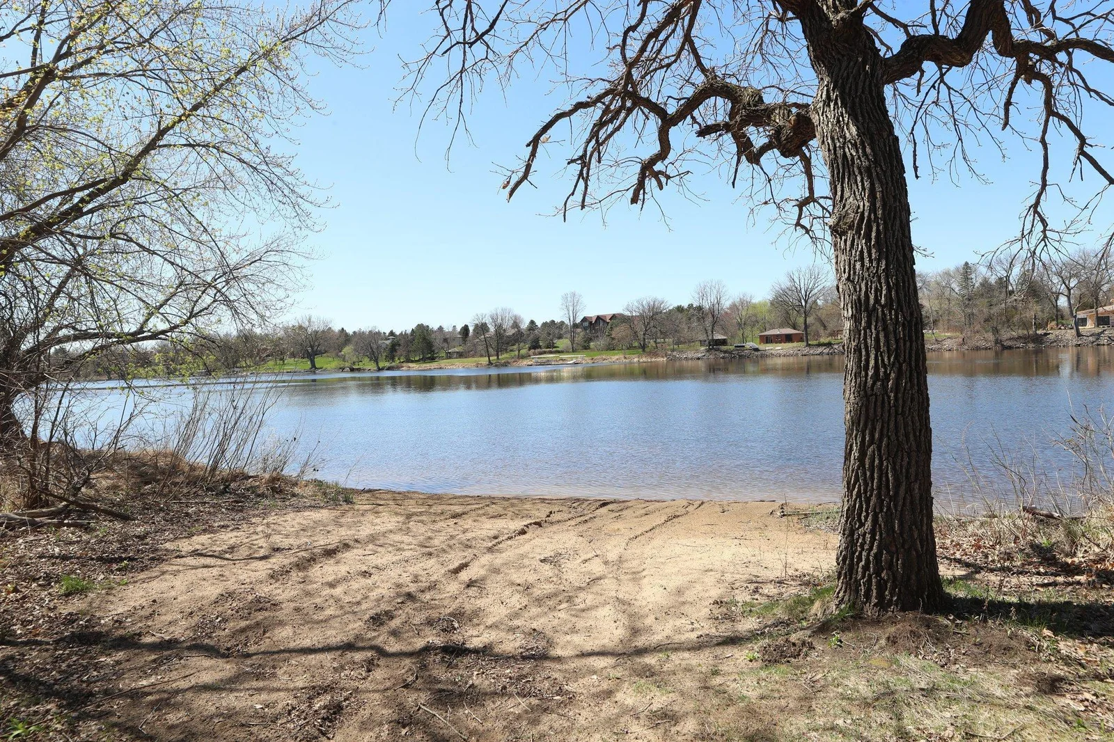 Photo 91-103 Features the amenities of Bend in the River Park.
