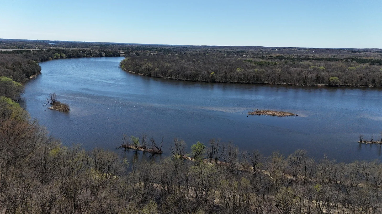 Mississippi River view. Photo 91-103 Features the amenities of Bend in the River Park.