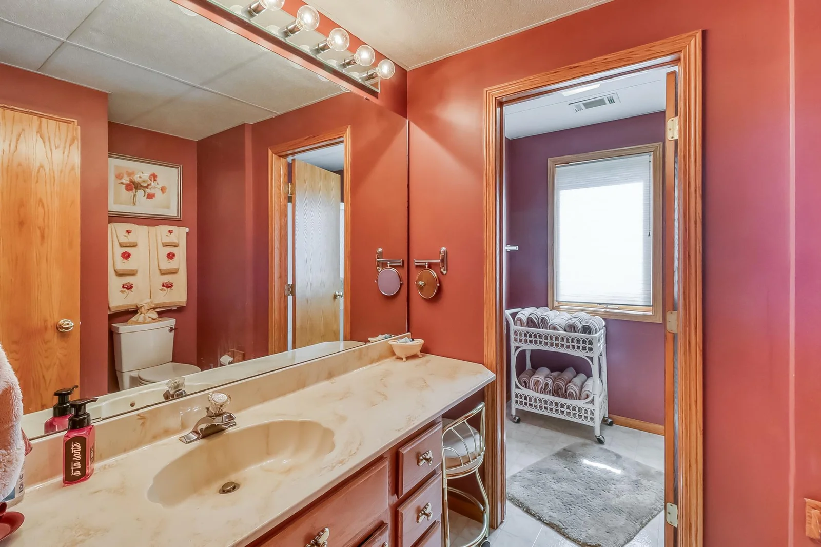 Lower Level Full Bath