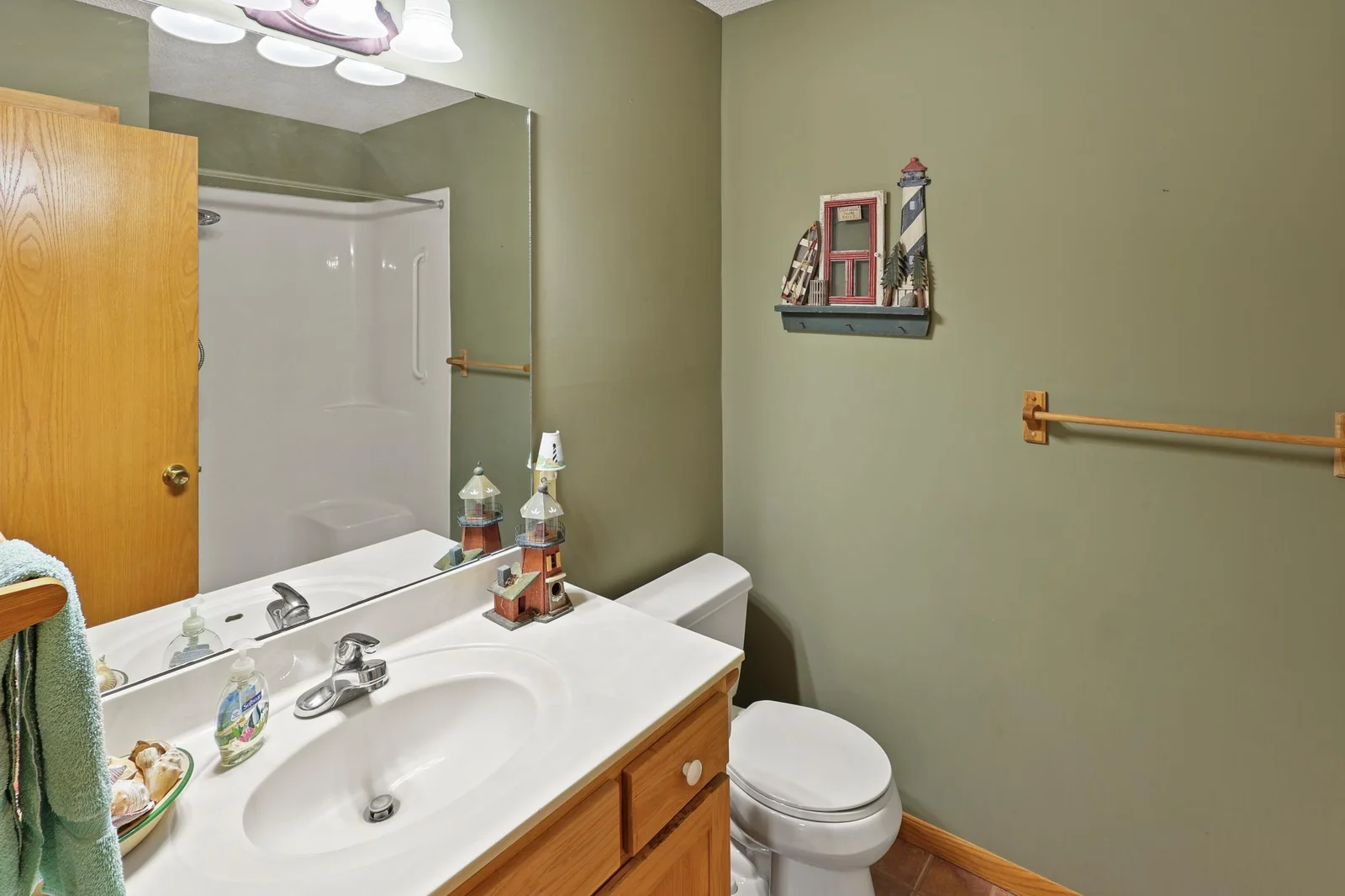 Main 3/4 bath