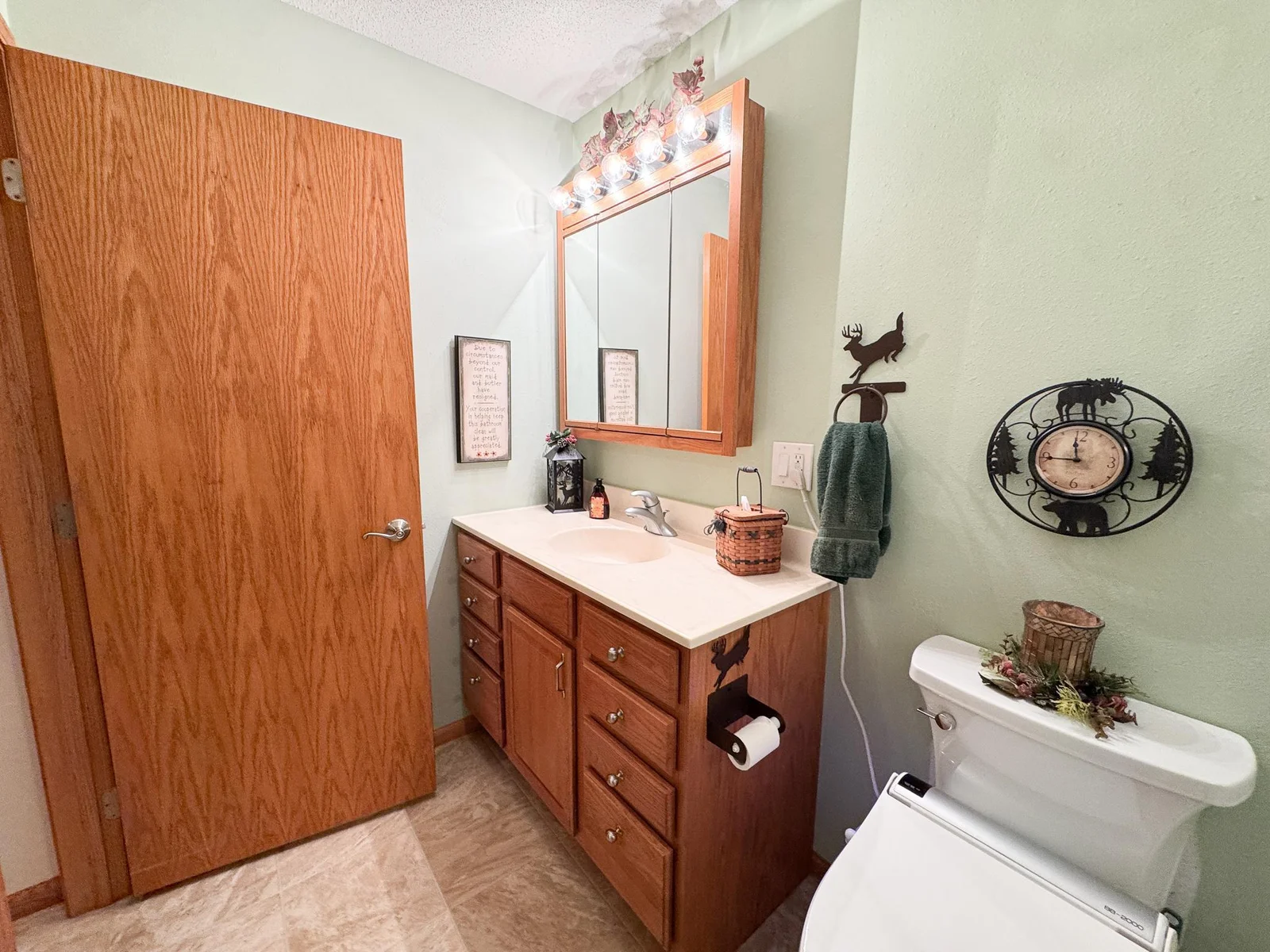 Bathroom 1.jpg