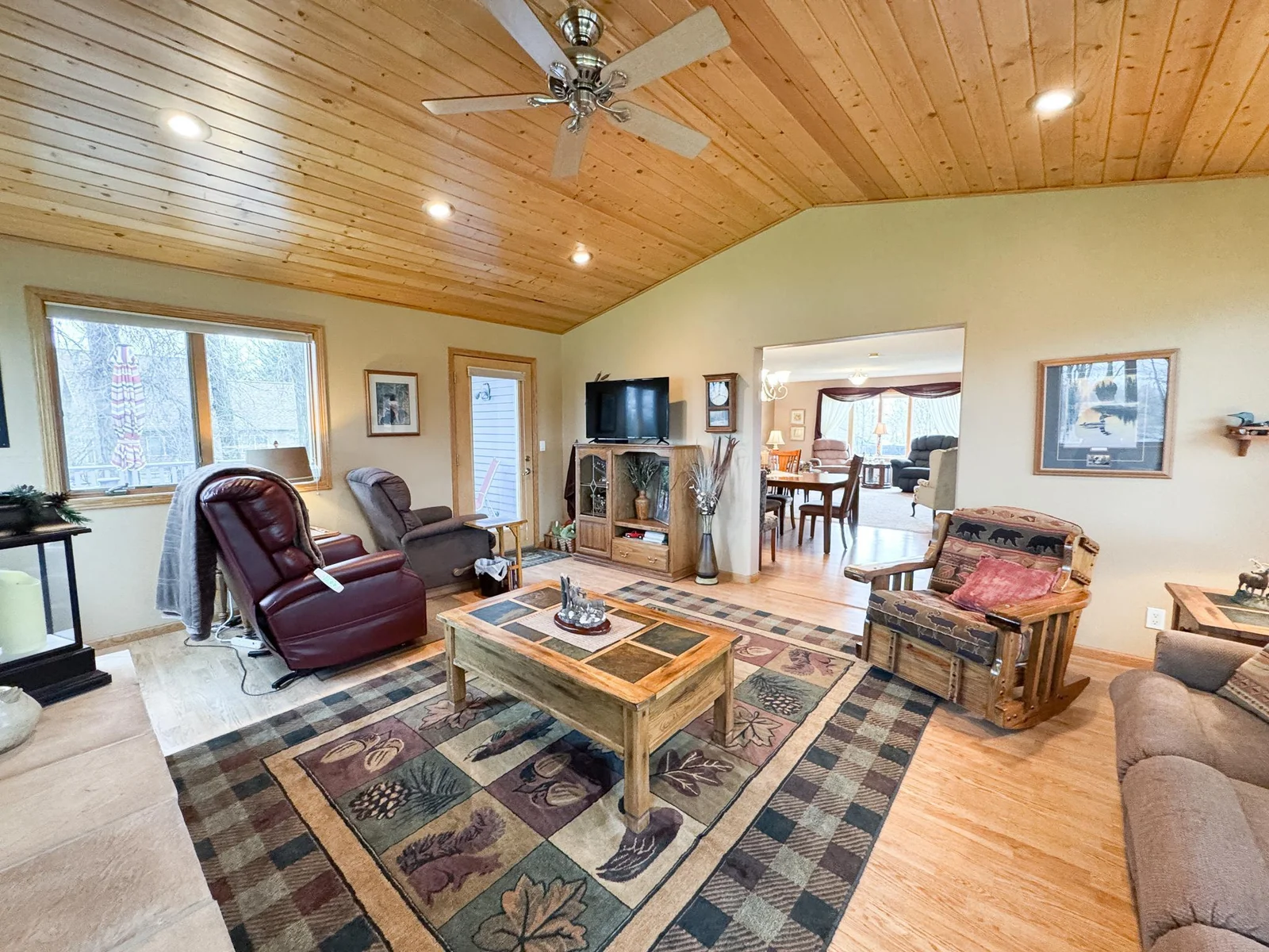 Family Room 1.jpg