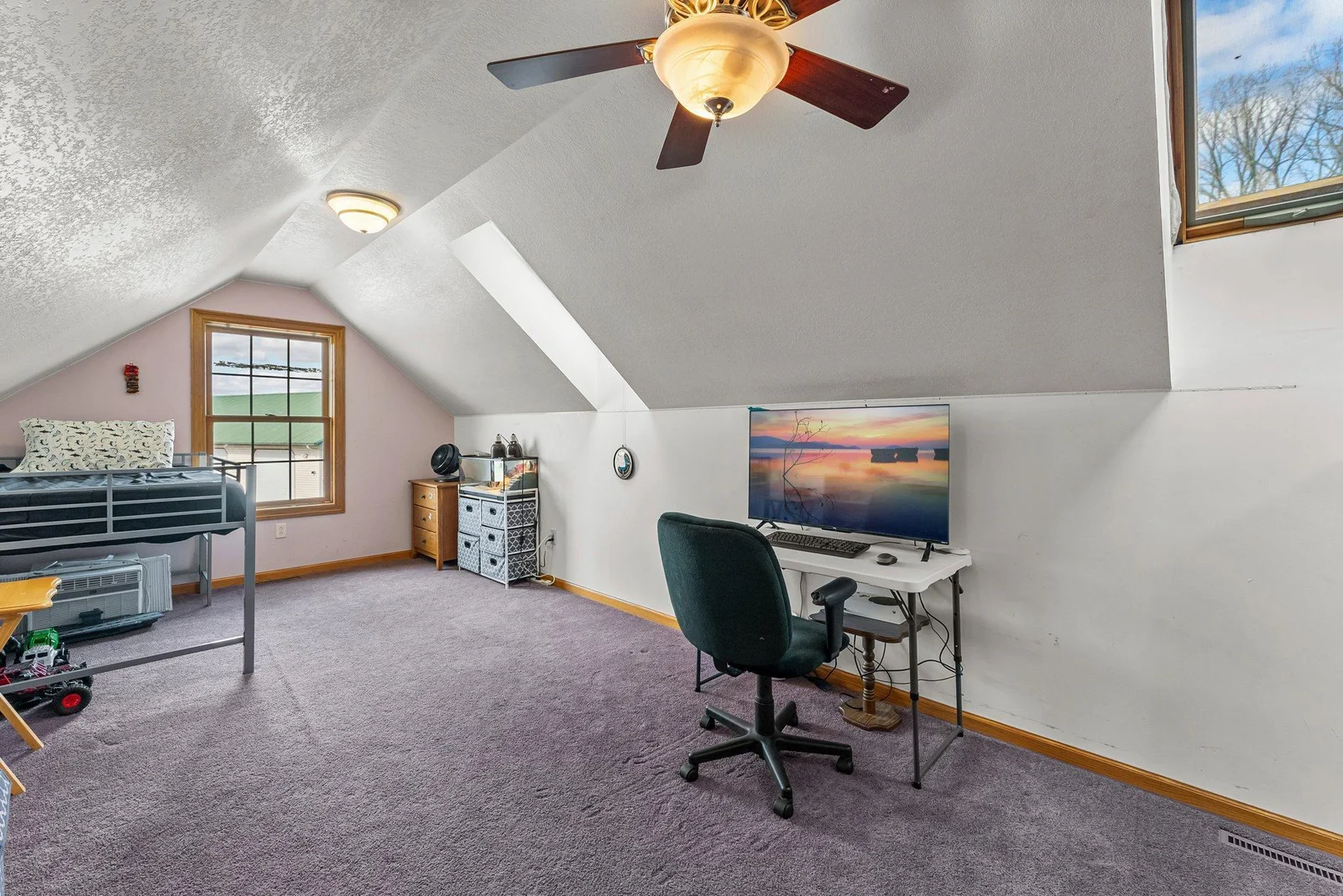 Bonus room/bedroom (entire upper level)