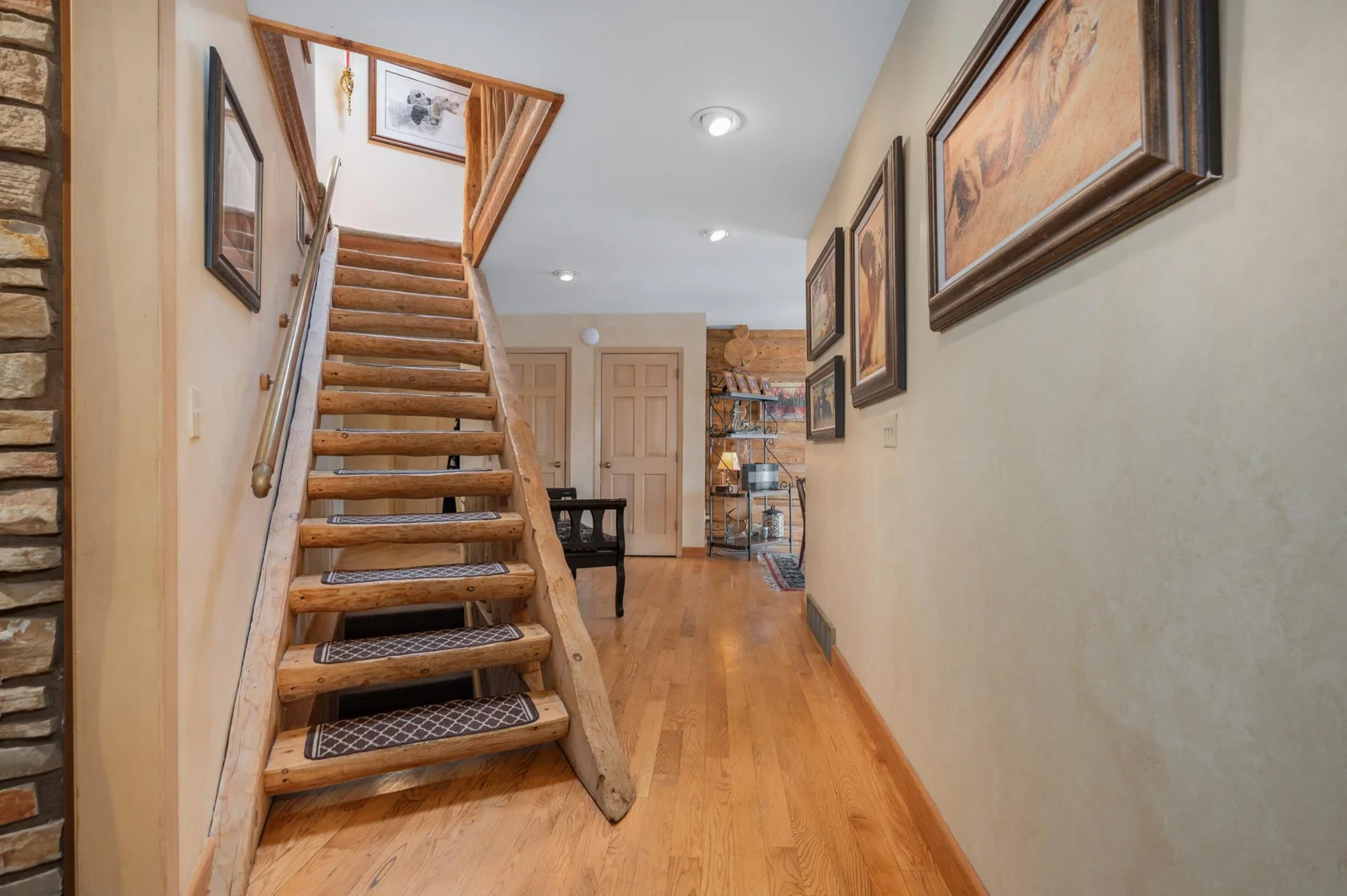Main level staircase