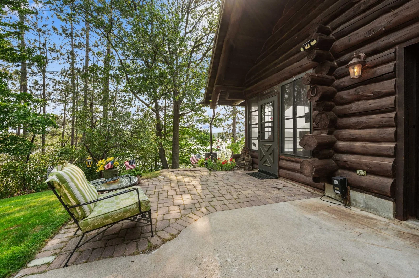 Screen porch entrance