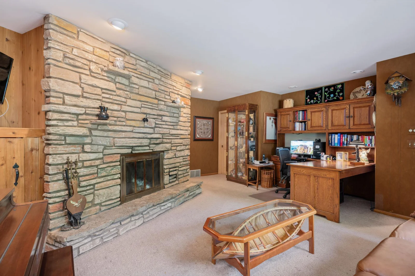 Main floor office/den