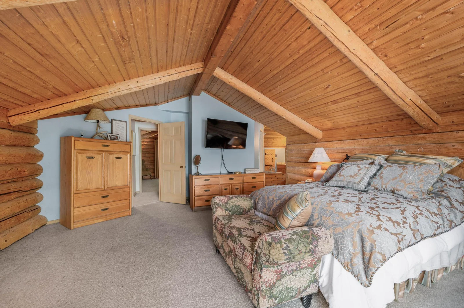 Upper level Primary bedroom