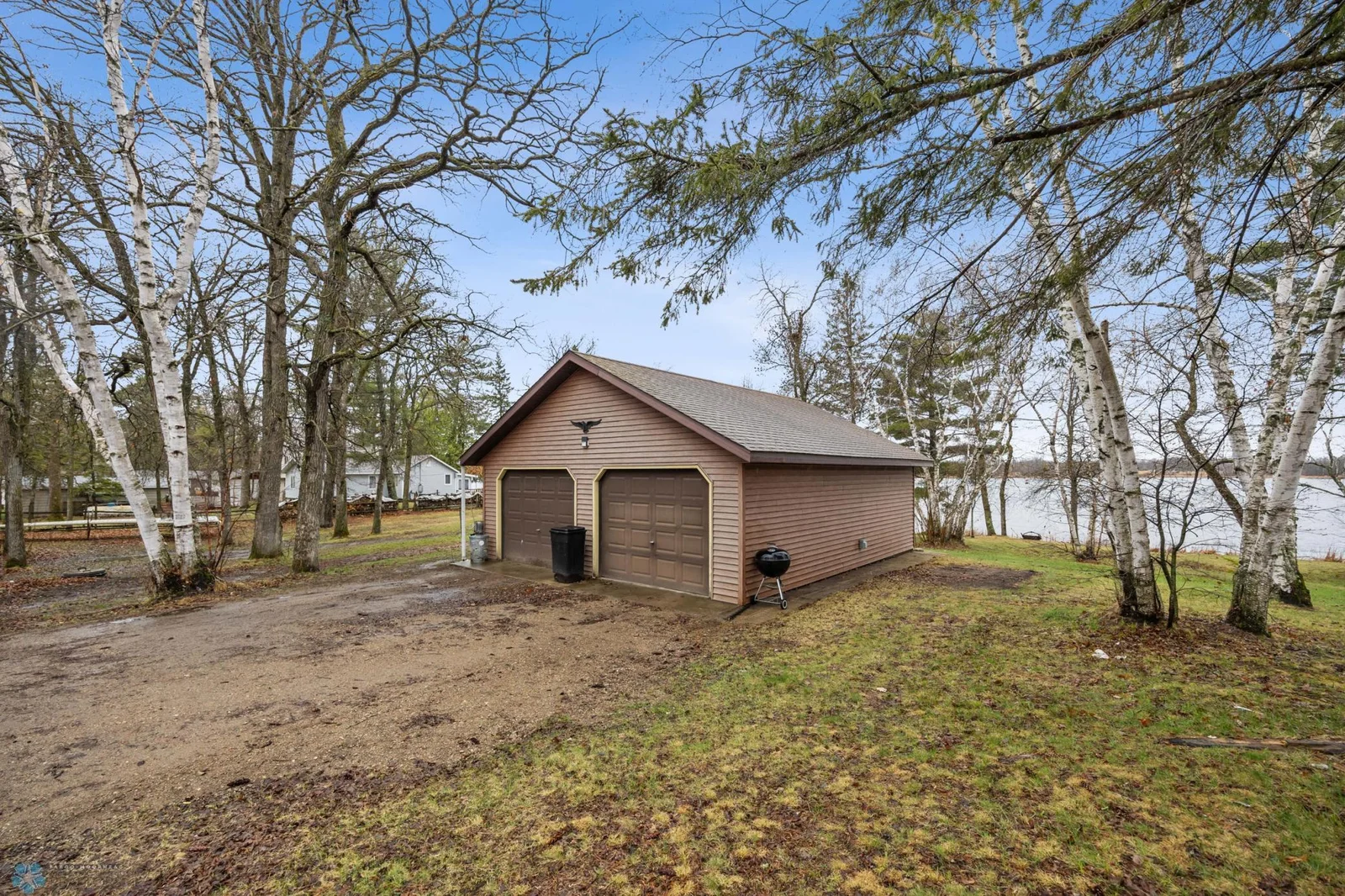 Large 2 stall Garage