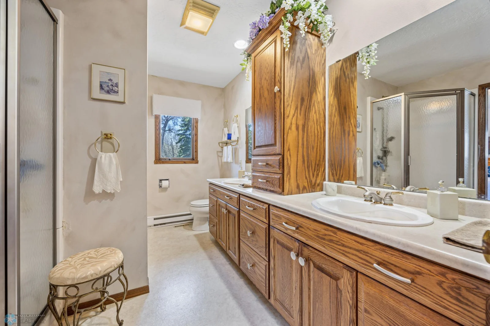 Hollywood Bath | Main