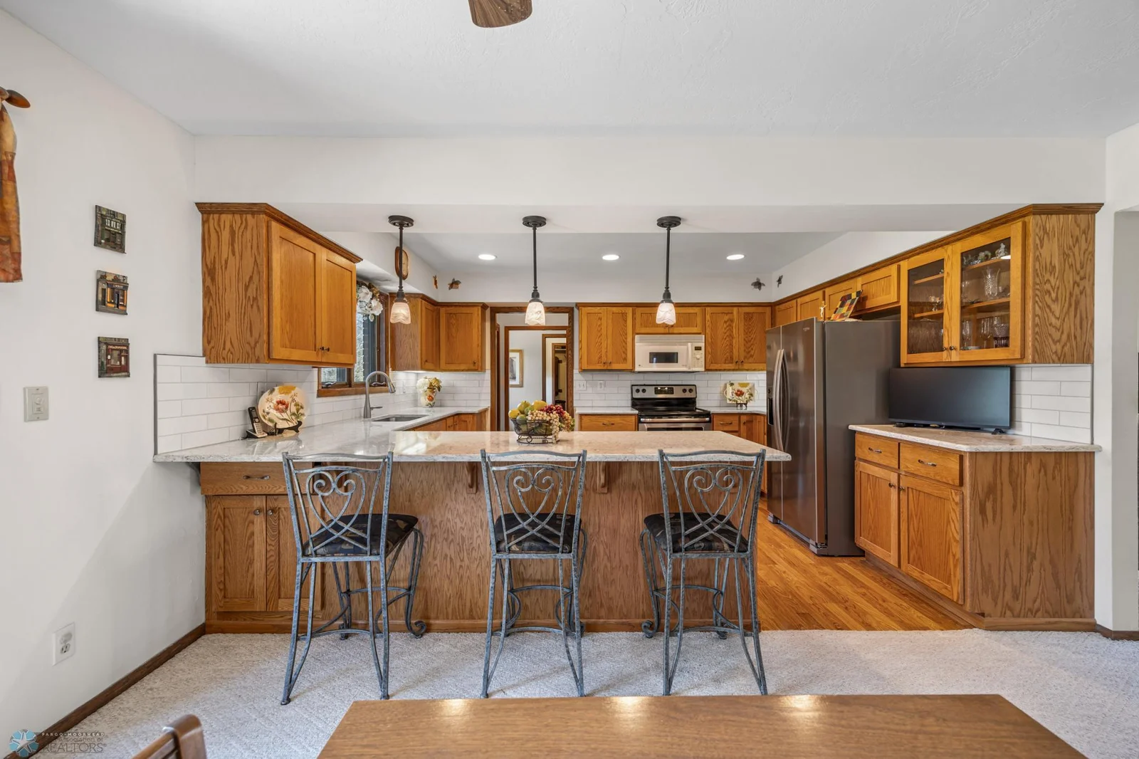 Updated Kitchen Peninsula Island