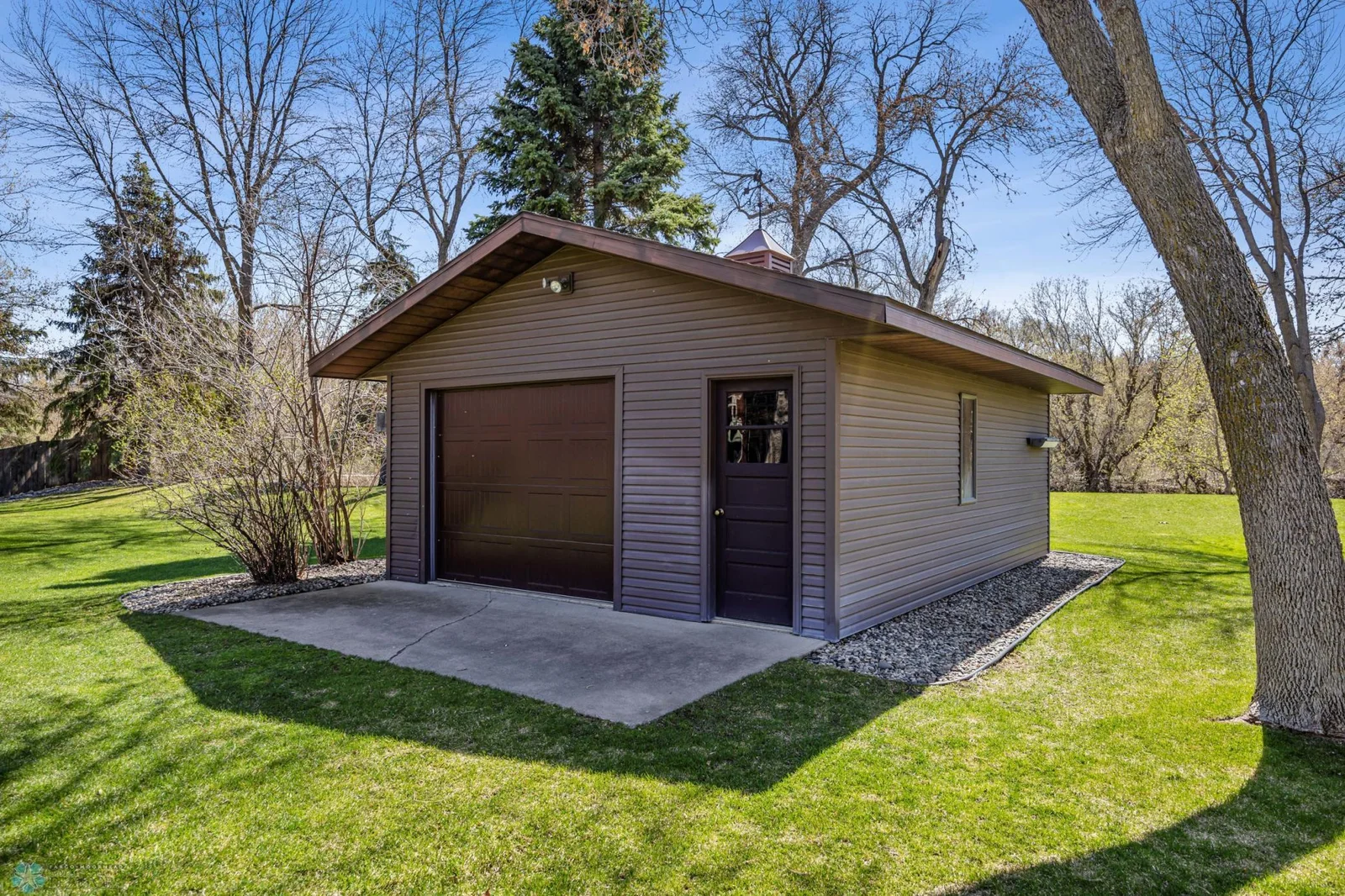 2 Stall Detached Tandem Garage