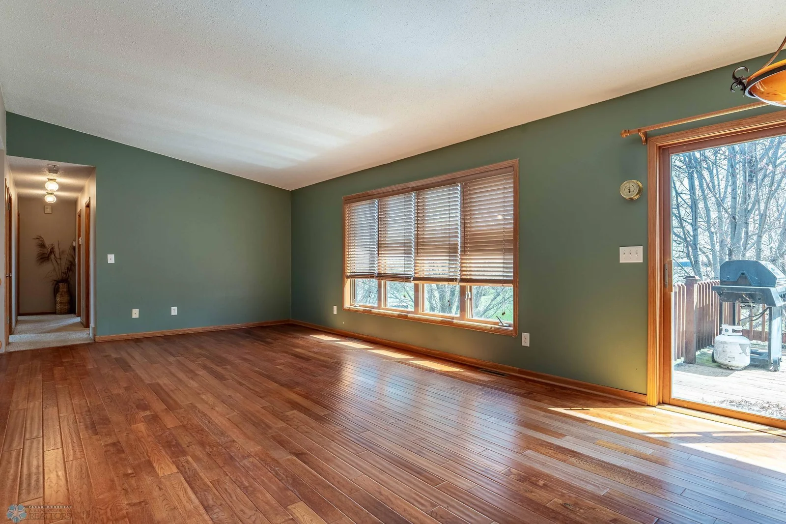 23898 324th Ave Underwood SPRING-214.jpg
