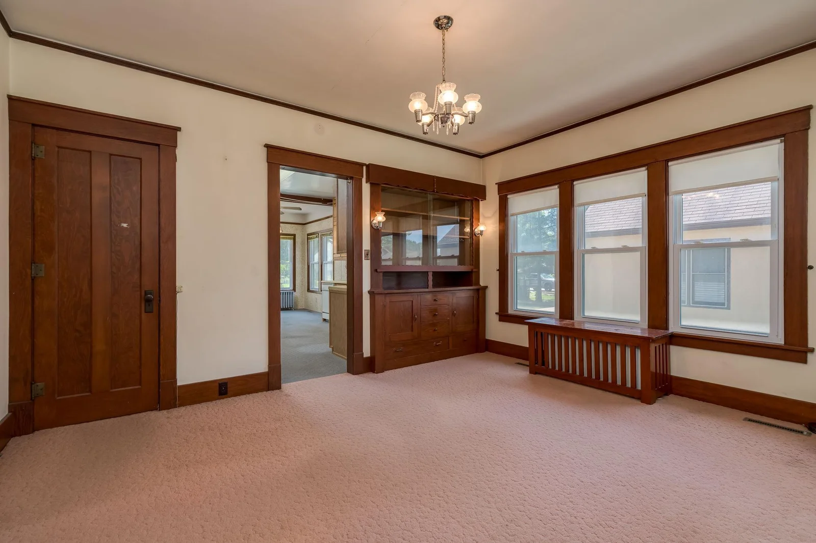 Built-in hutch/buffet