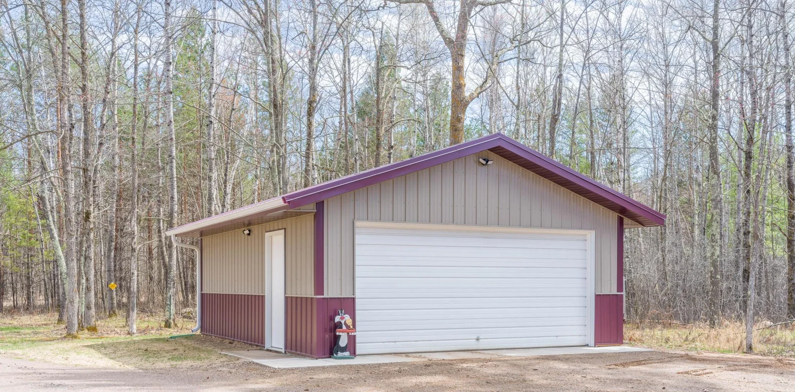 20 x 24 Garage w/opener