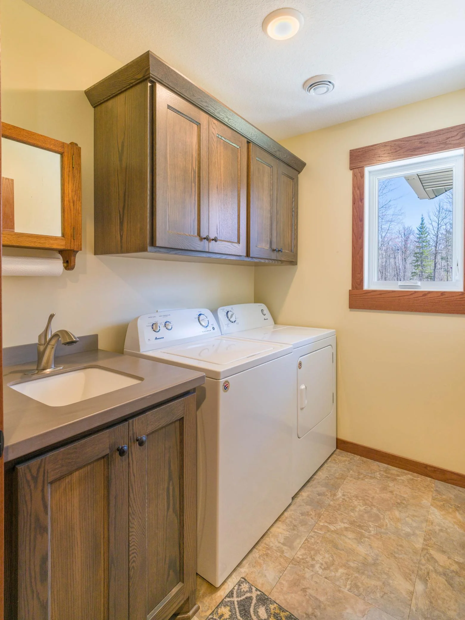 Laundry room with utility sink