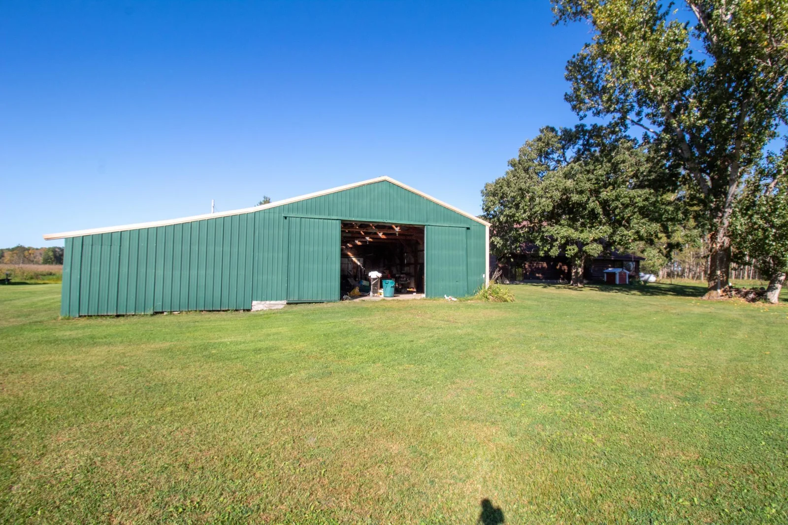 7 Garage workshop outside 2.jpg