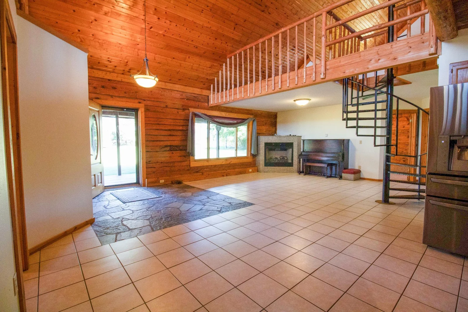 22 Living Room.jpg