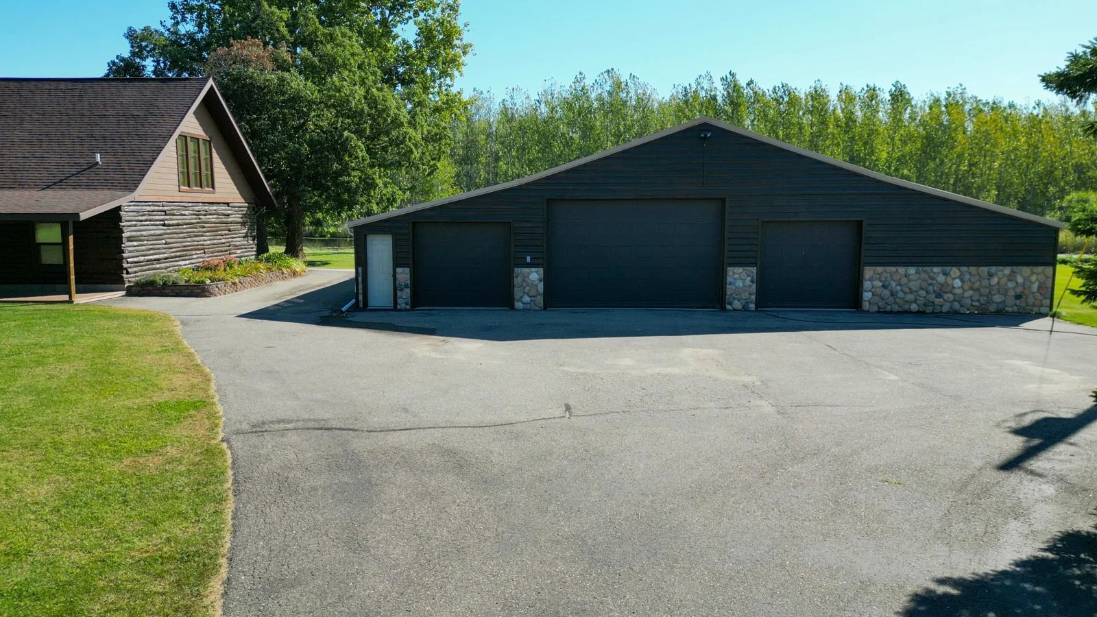 3 Garage front outside view.jpg