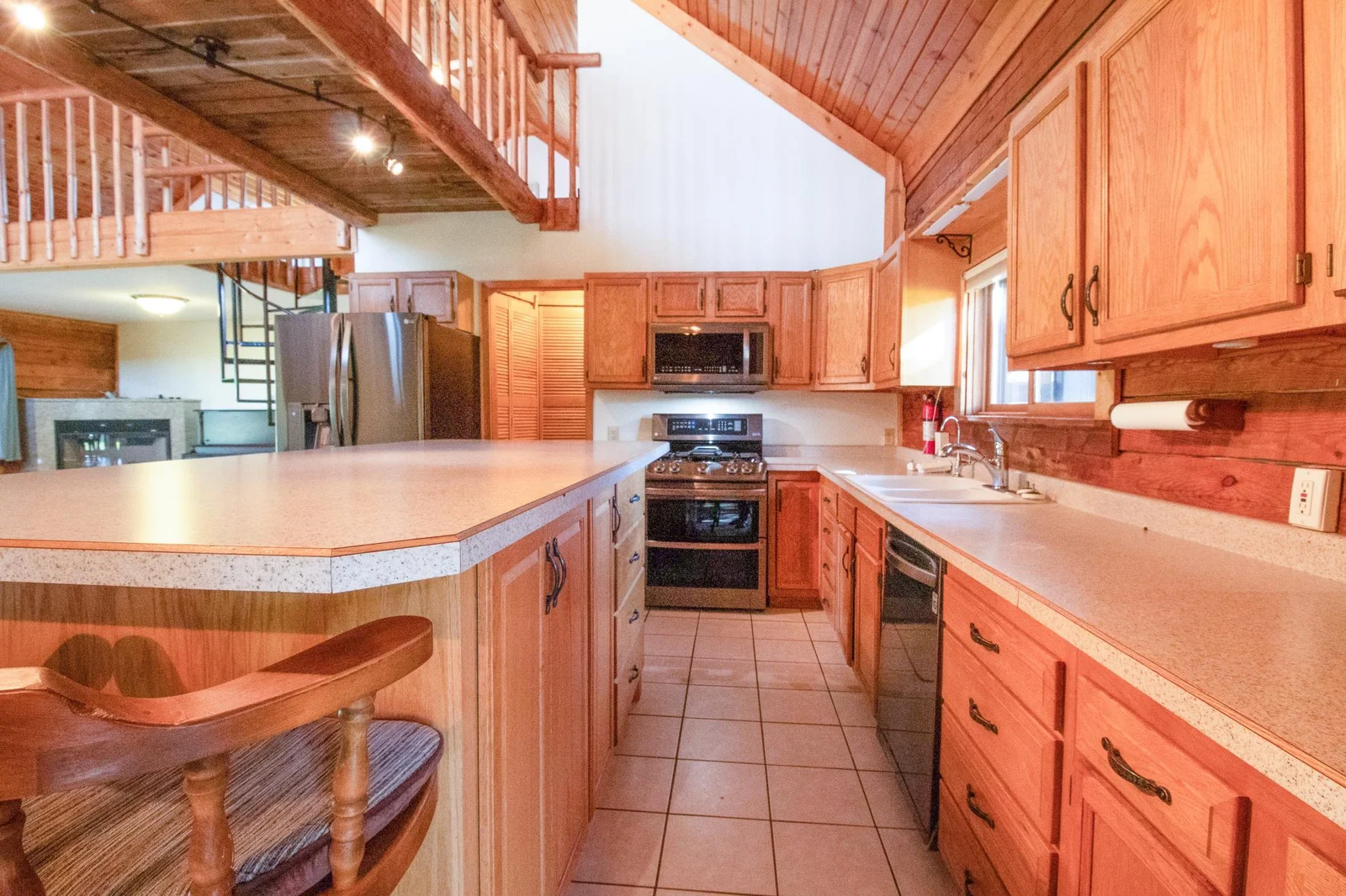 25 Kitchen 2.jpg