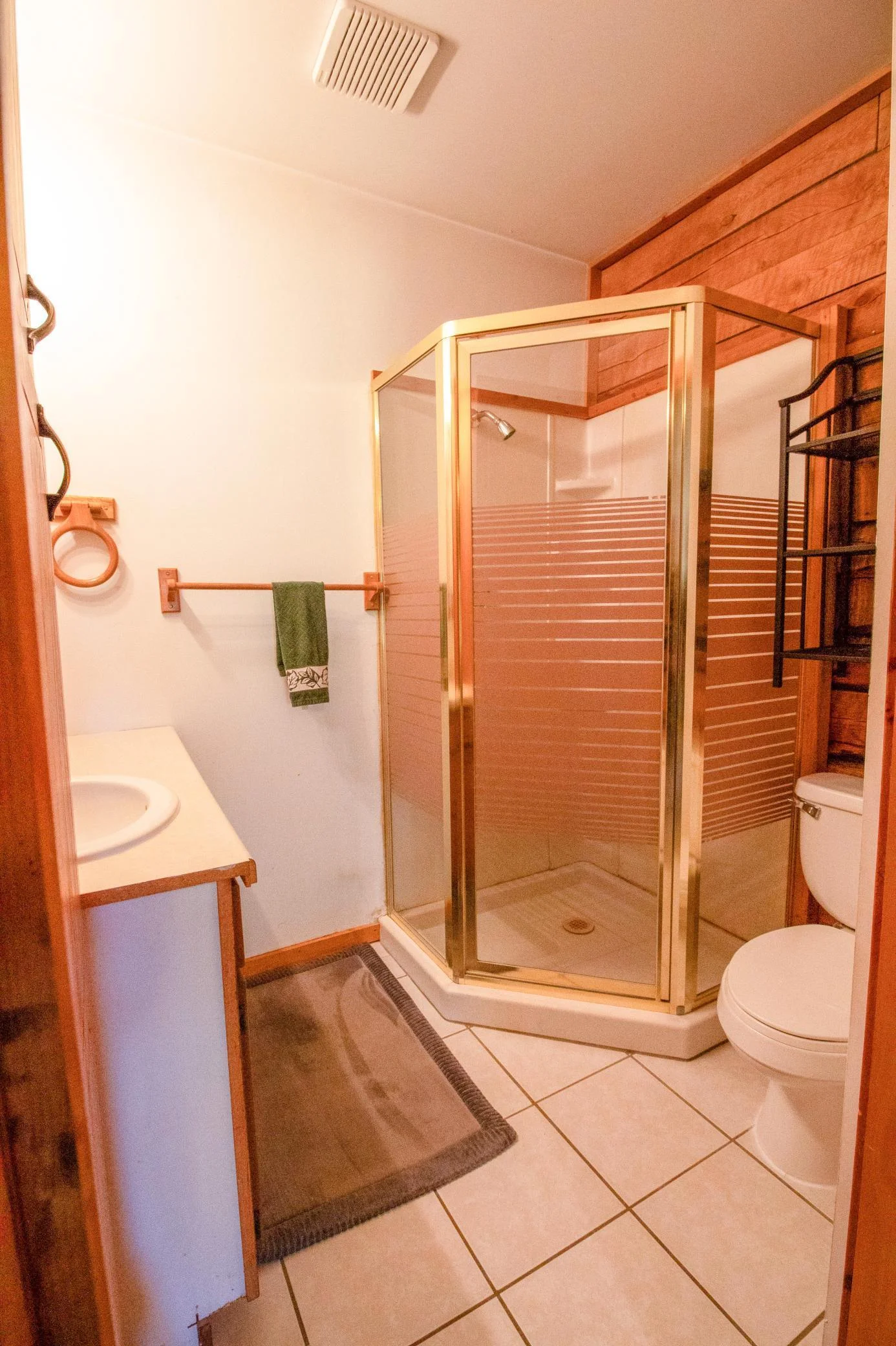 31 Bathroom 2.jpg