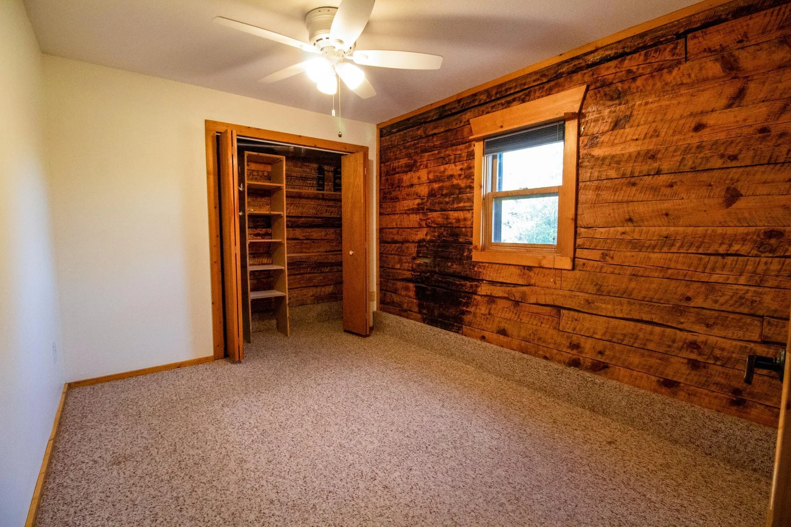 32 Bedroom 2.jpg