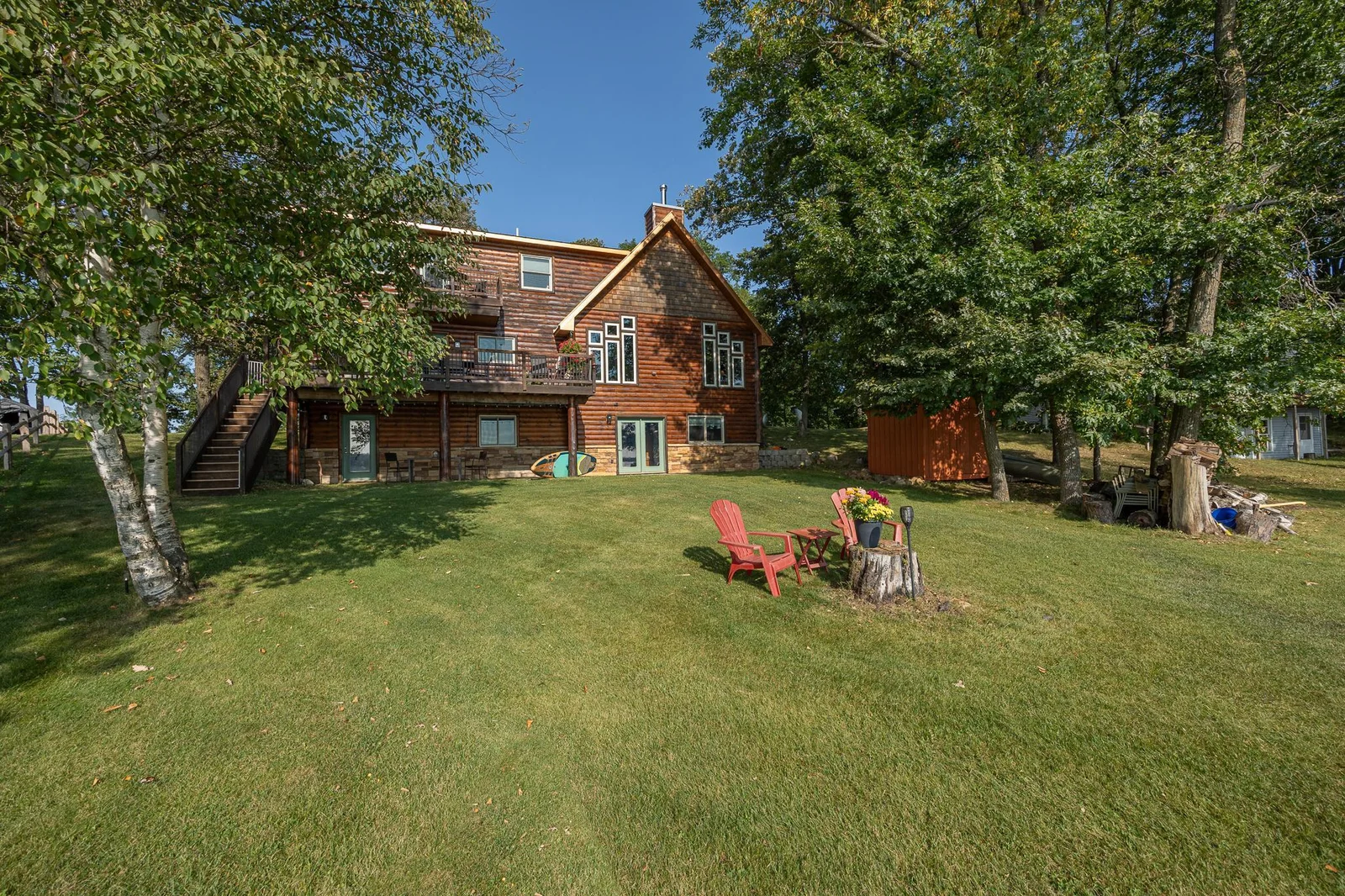 Additional view of home.