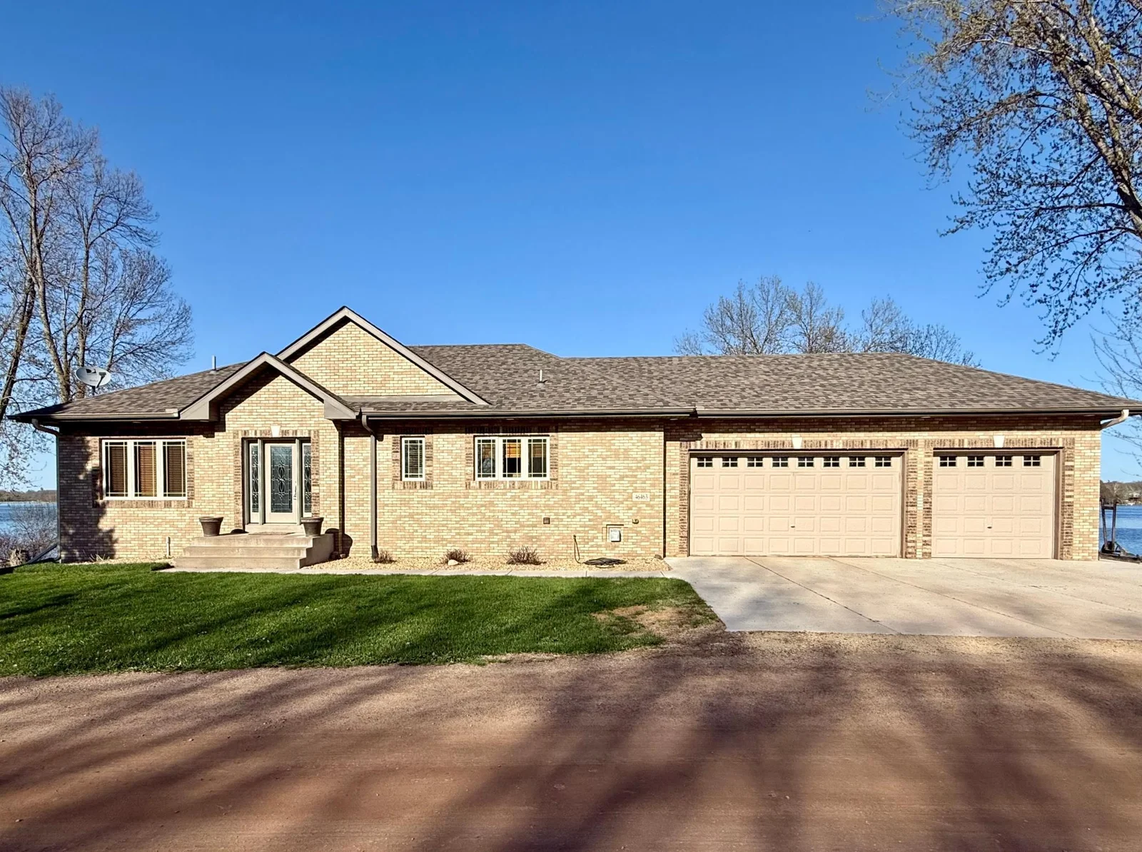 46463 Cambridge Dr