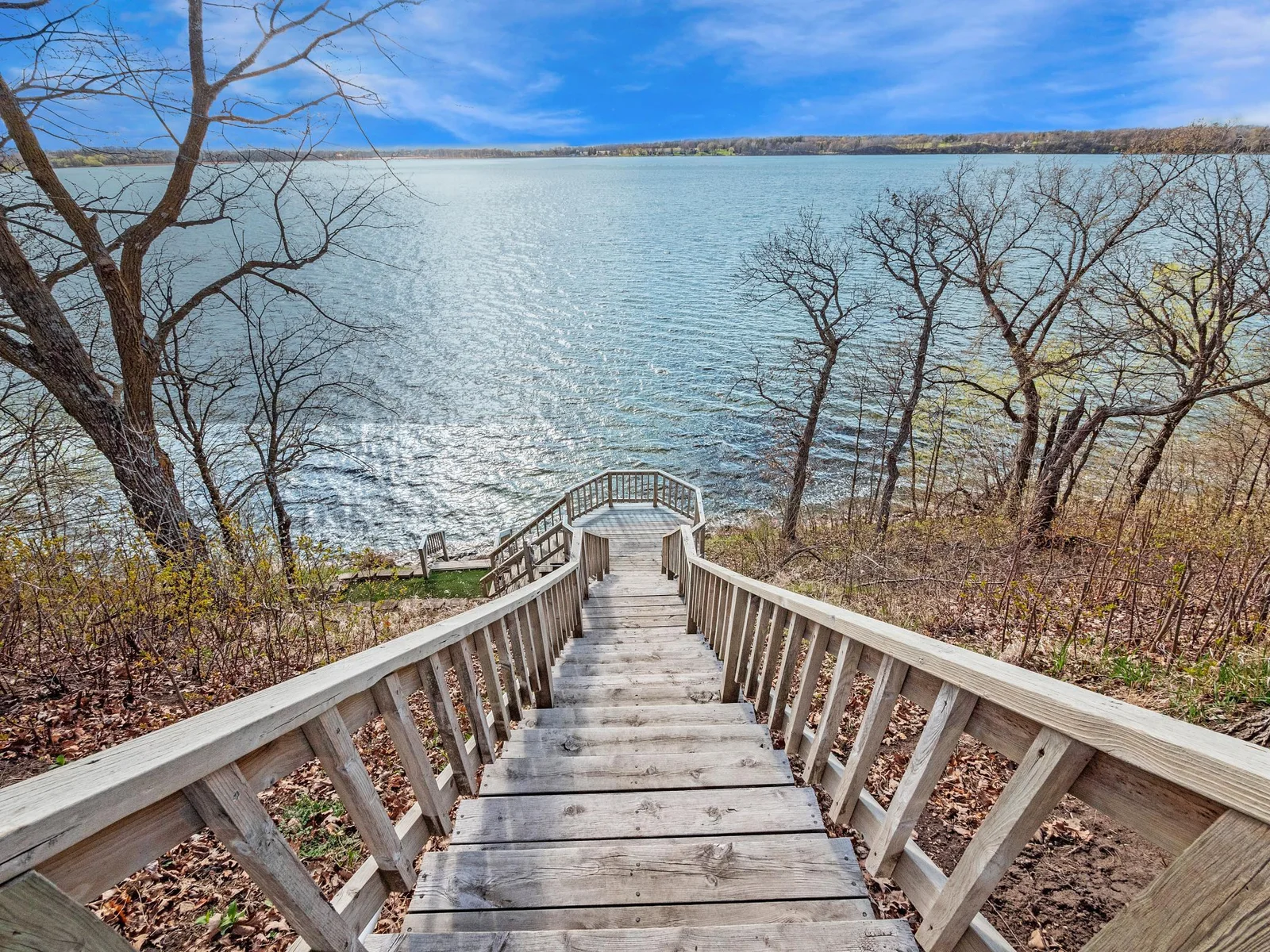 Lake Chippewa Info: Maximum Depth: 95 feet - Average Water Clarity: 11.1 feet