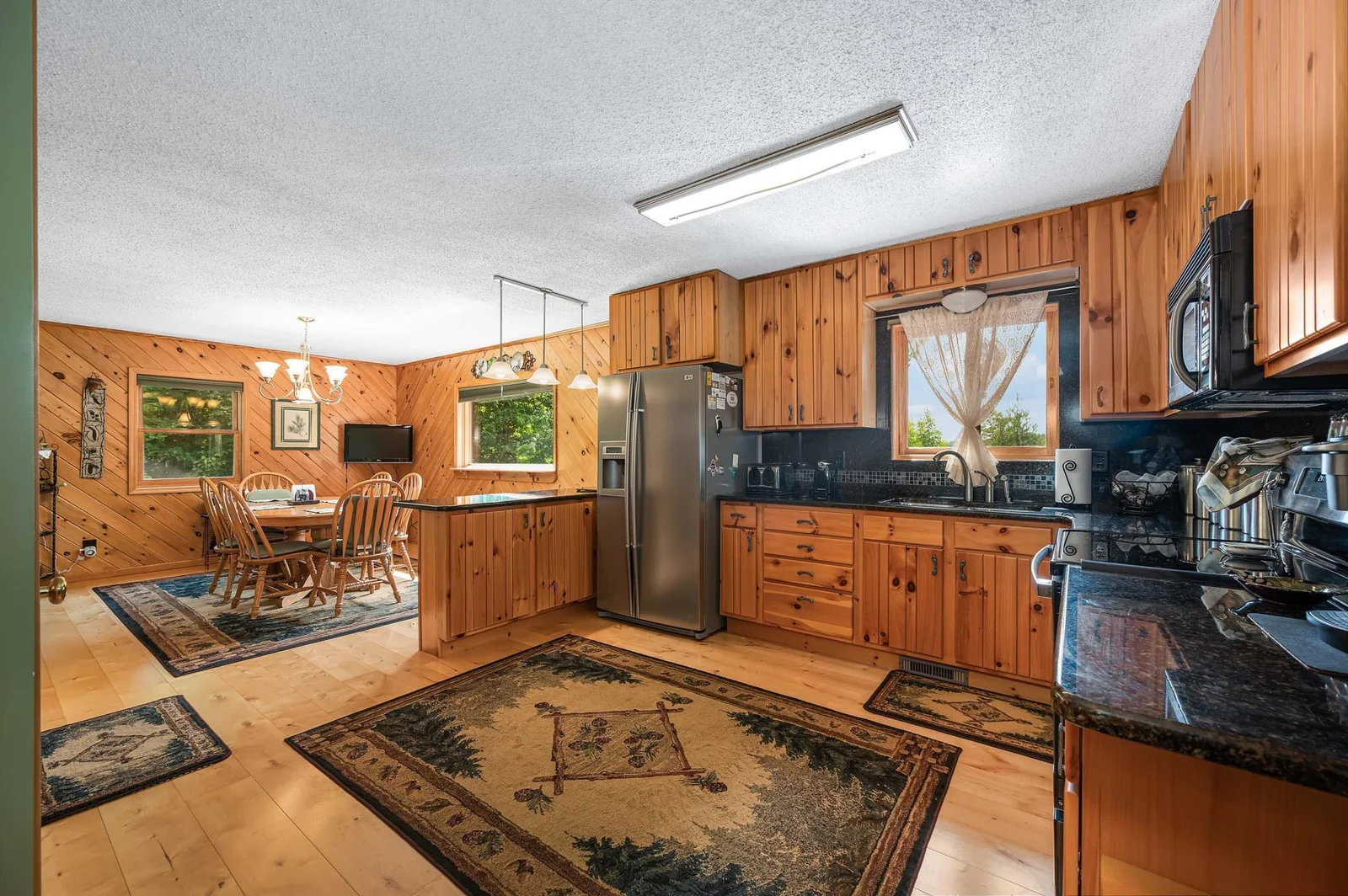 Kitchen/Dining