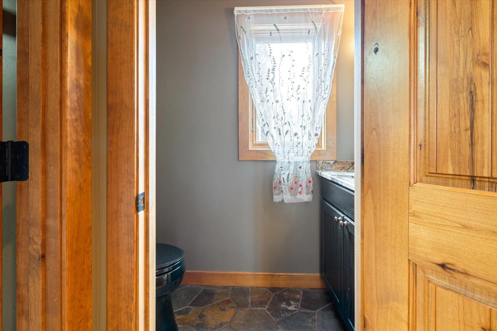077-Interior _ 1st Floor.jpg
