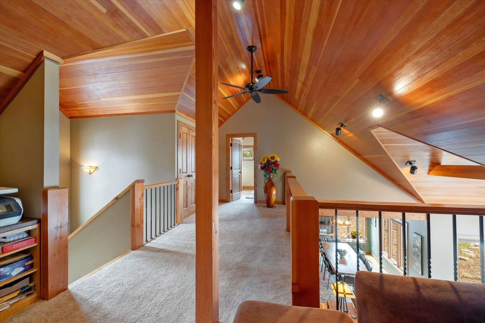 050-Interior _ 2nd Floor.jpg