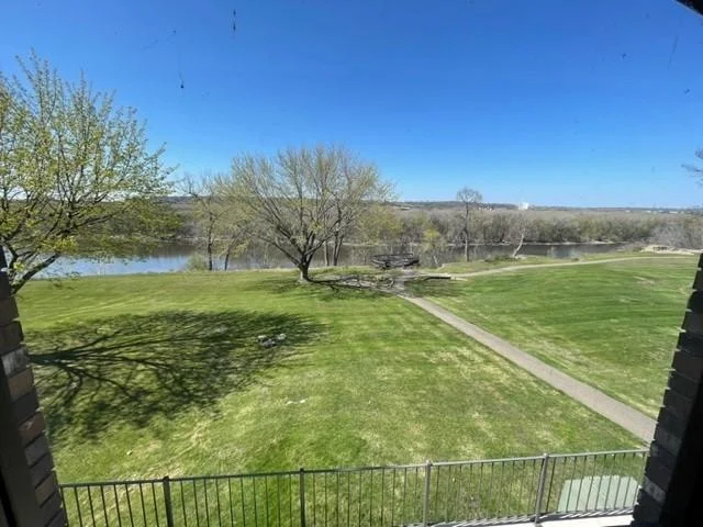 provides great views of the rivers and