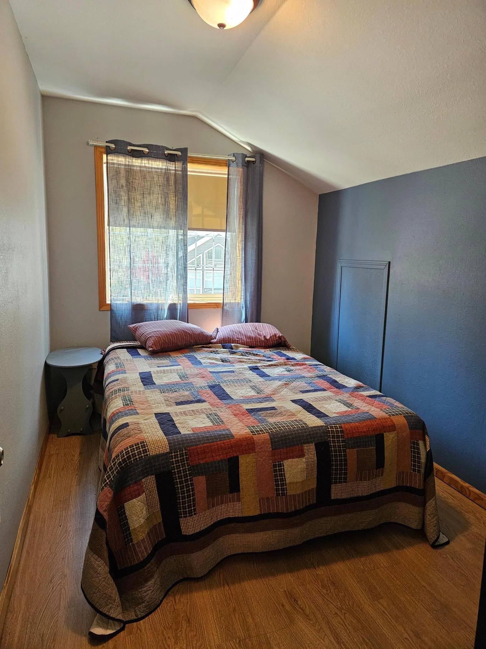 upper bedroom