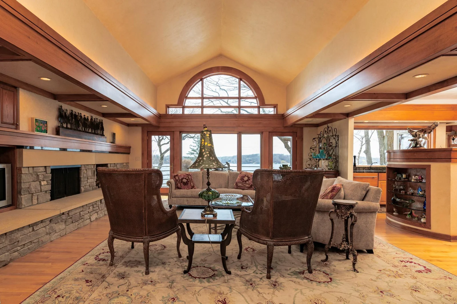 Living room showing vaulted ceiling