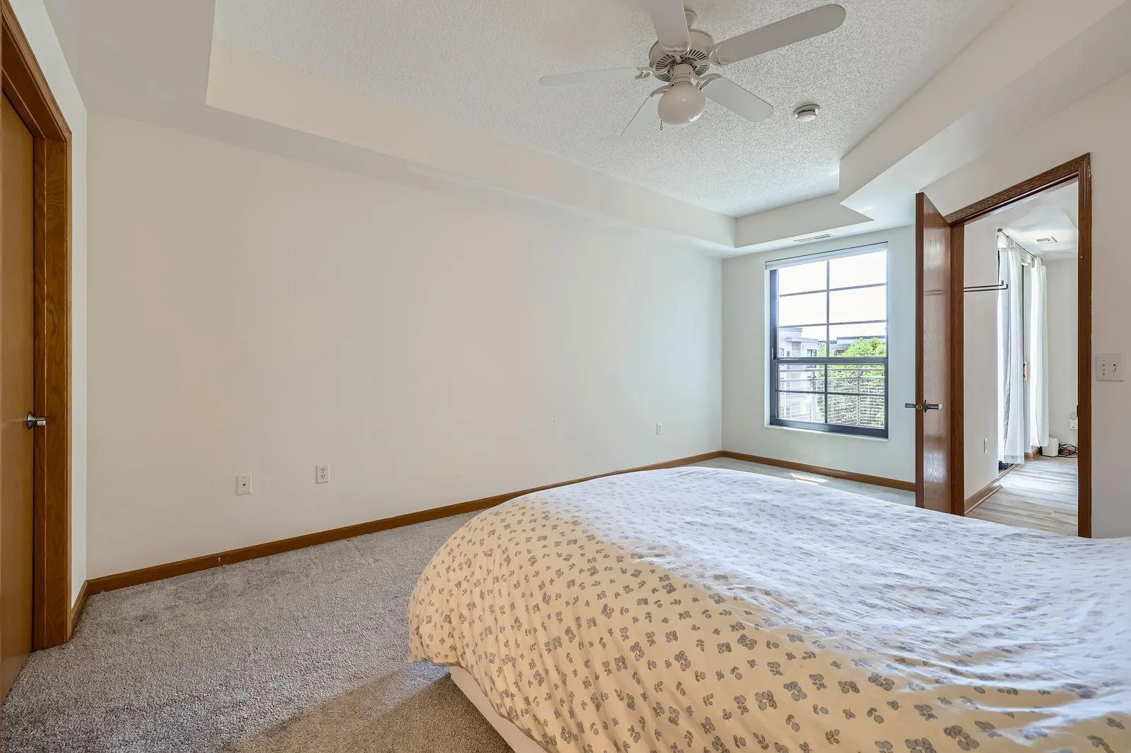 820 Emerald St SE #402 - Web Quality - 012 - 22 Primary Bedroom.jpg