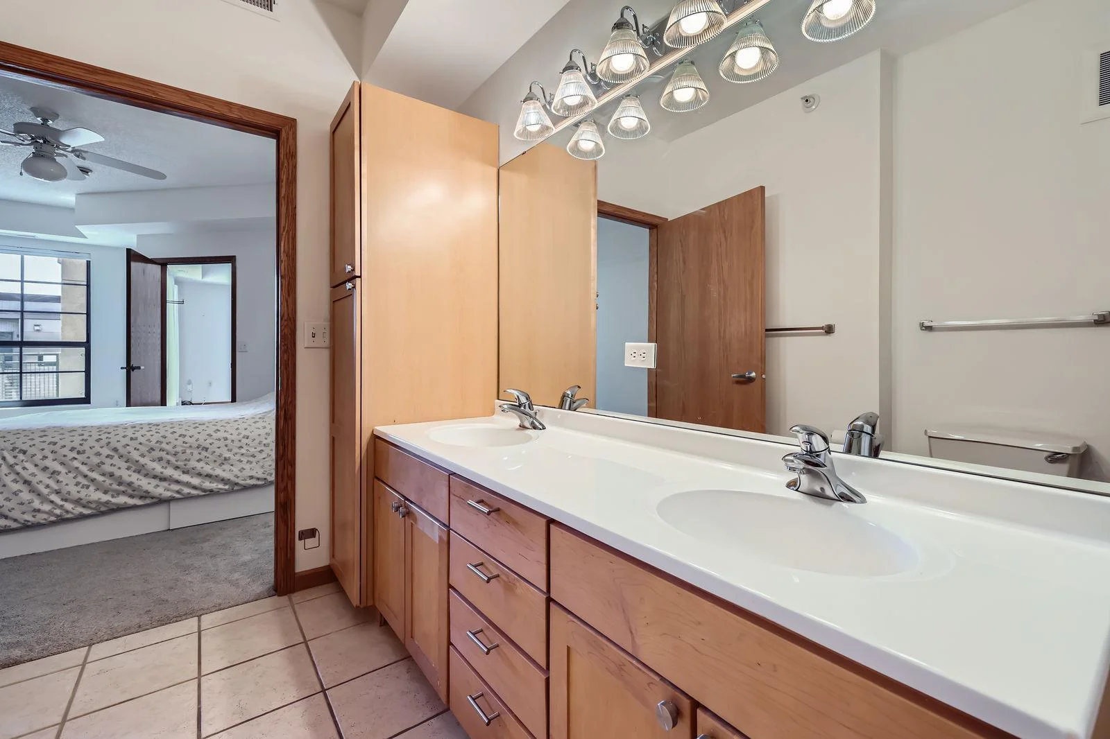 820 Emerald St SE #402 - Web Quality - 016 - 28 Primary Bathroom.jpg