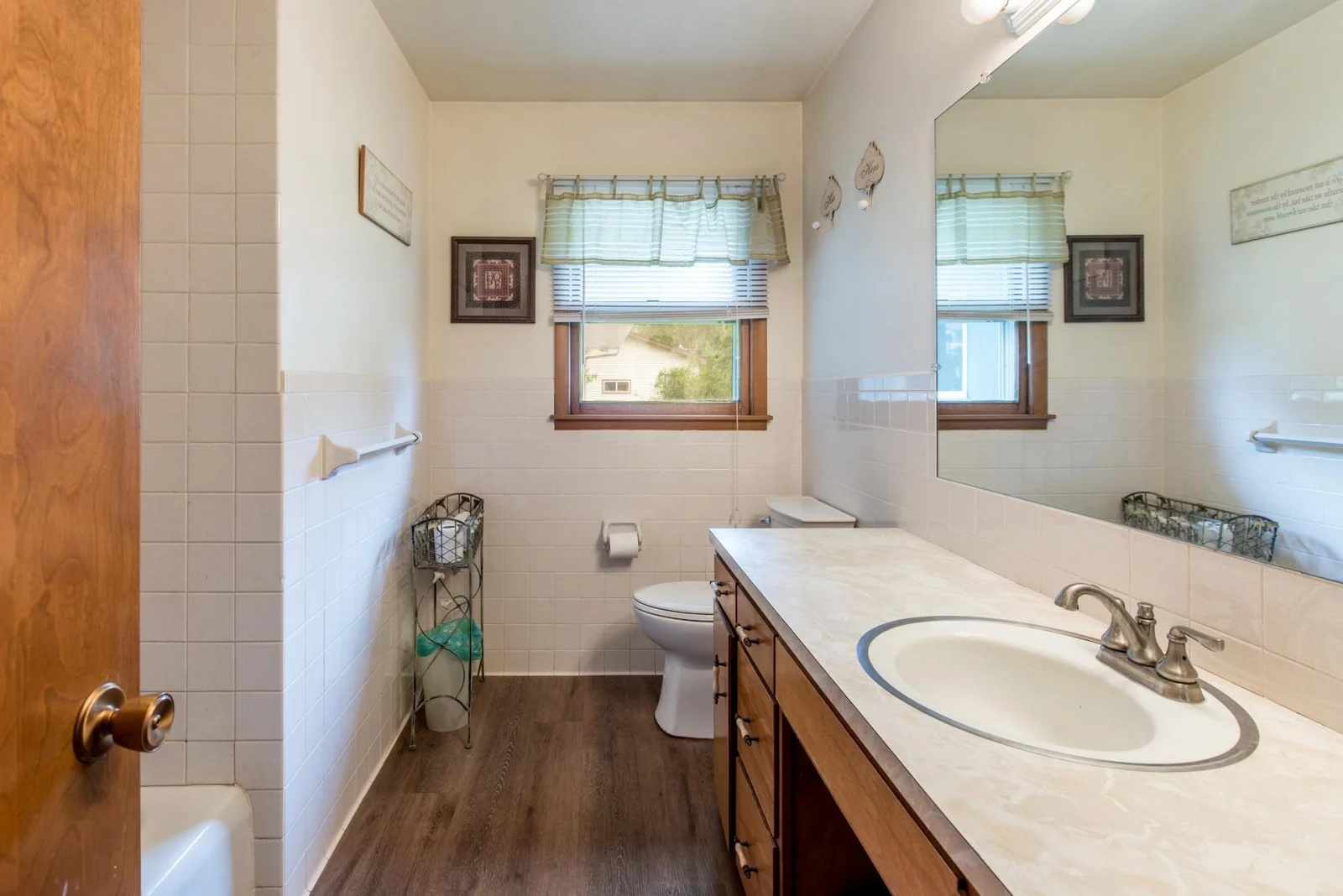 Guest bath.jpg
