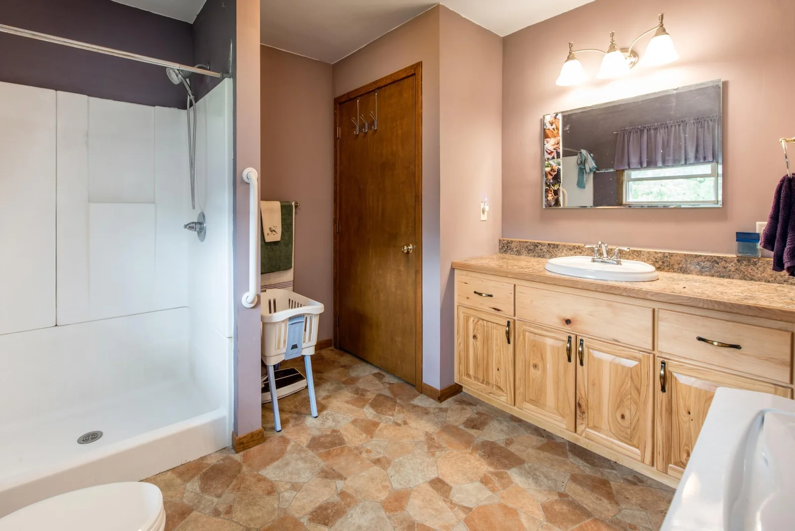 Main bedroom bath.jpg