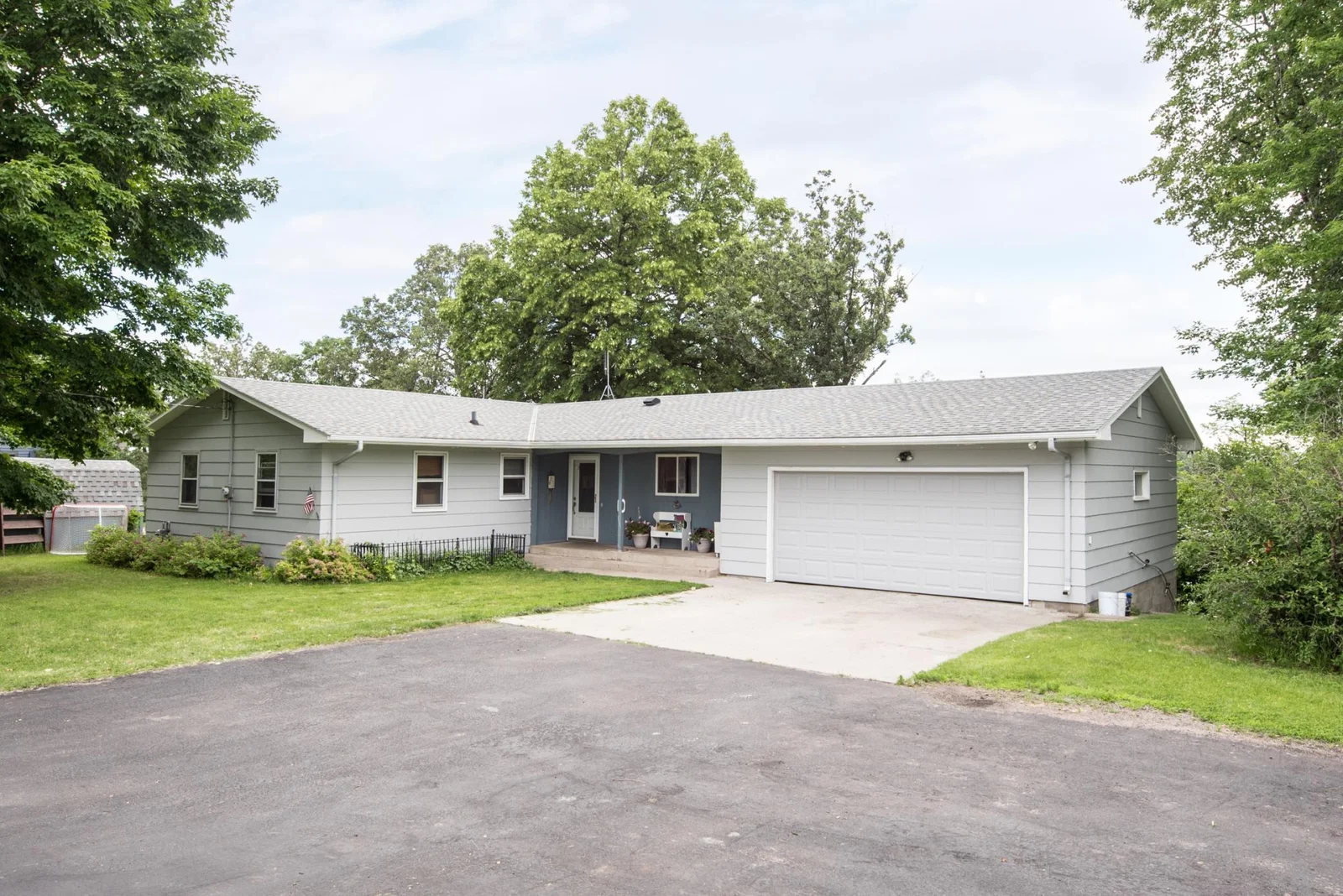 Photo 1 of 3009 Rosewood