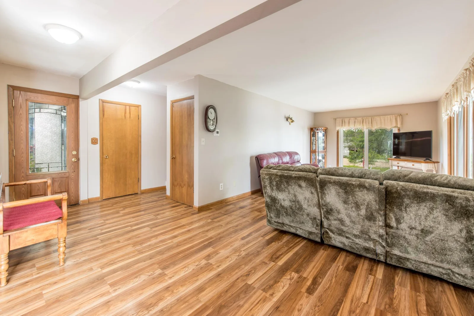 Living room 3.jpg