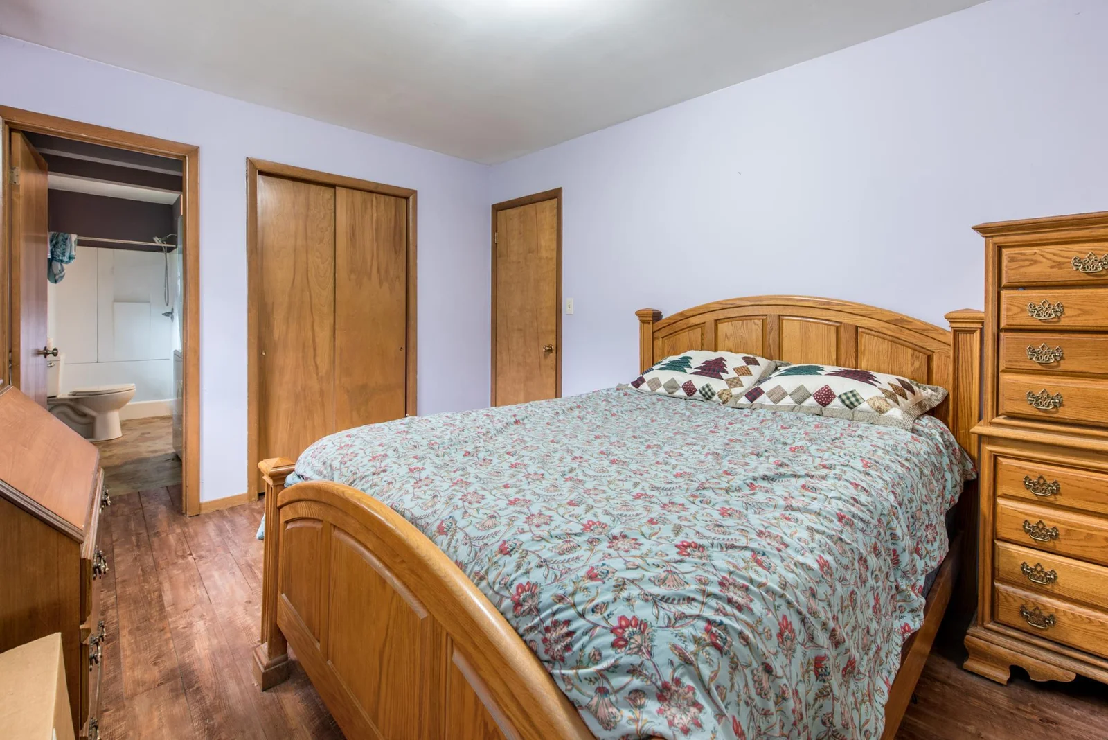 Main bedroom 2.jpg