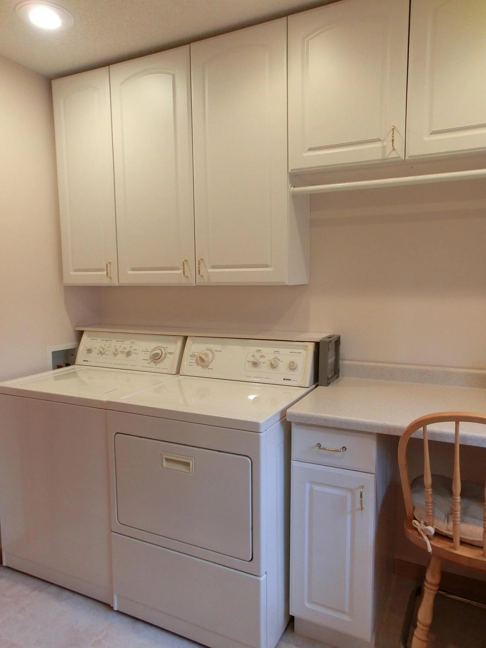 upstairs_laundry_room3.JPG