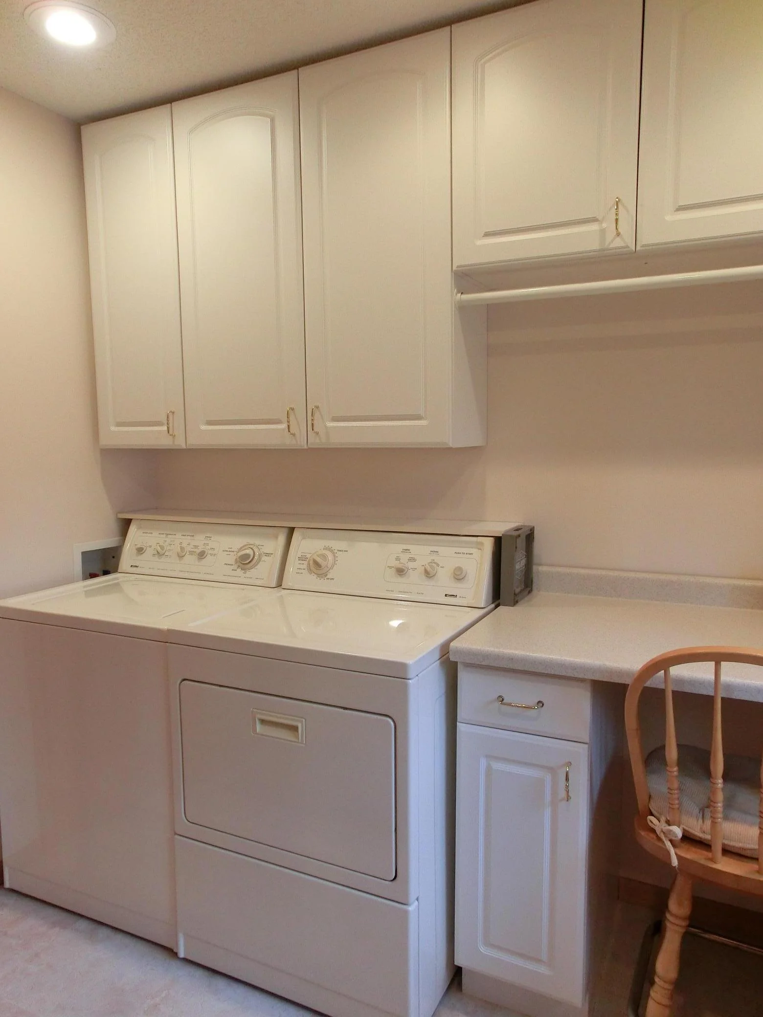 upstairs_laundry_room3.JPG