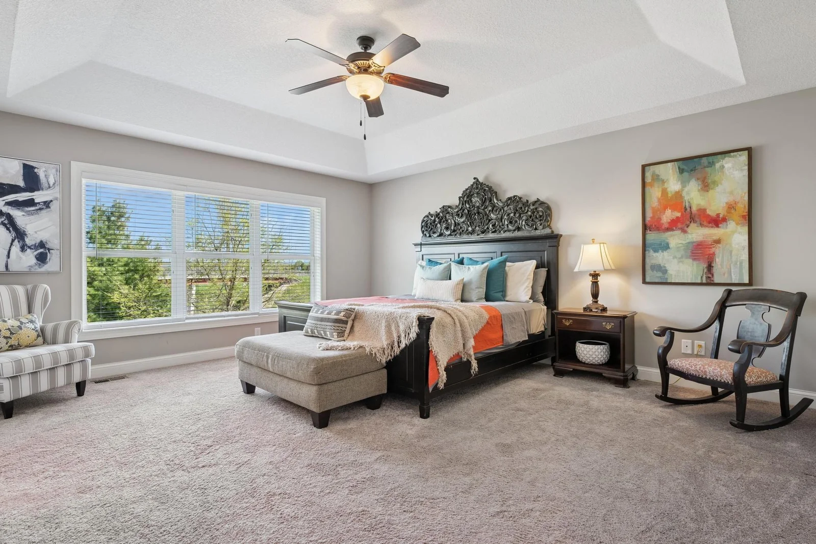 The primary bedroom is huge - believe it or not, that is a KING SIZE BED!!!!!