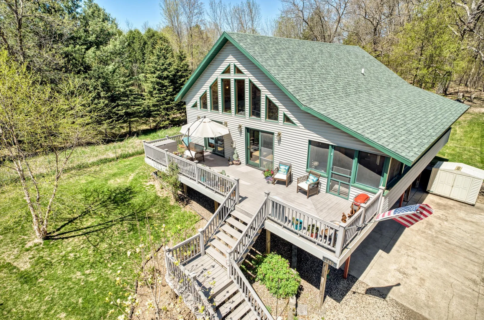 This year-round home has so much to offer whether you enjoy it as a lakeside getaway or a full time retreat residence.